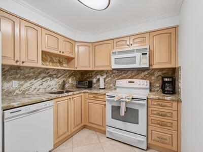 4511 S Ocean Boulevard, Highland Beach, FL 33487