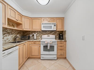 4511 S Ocean Boulevard, Highland Beach, FL 33487