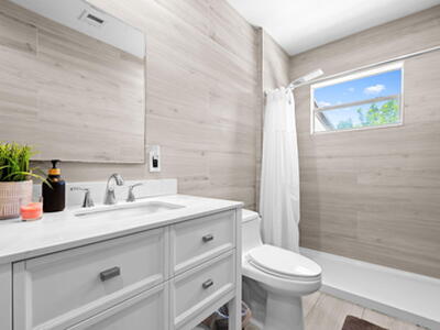 942 SE 13th Avenue, Deerfield Beach, FL 33441