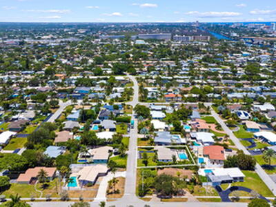 942 SE 13th Avenue, Deerfield Beach, FL 33441