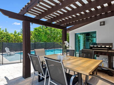 942 SE 13th Avenue, Deerfield Beach, FL 33441