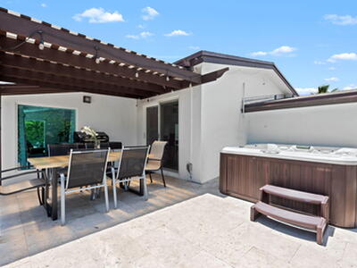 942 SE 13th Avenue, Deerfield Beach, FL 33441