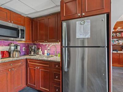 7051 Seacrest Boulevard, Lake Worth, FL 33462