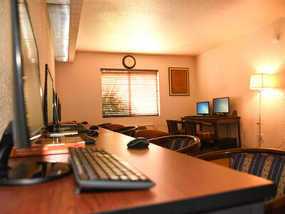 7051 Seacrest Boulevard, Lake Worth, FL 33462