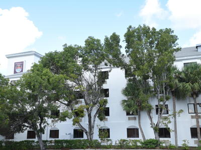 7051 Seacrest Boulevard, Lake Worth, FL 33462