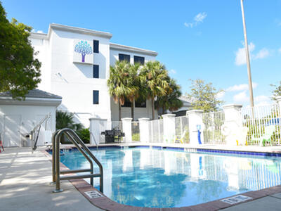 7051 Seacrest Boulevard, Lake Worth, FL 33462