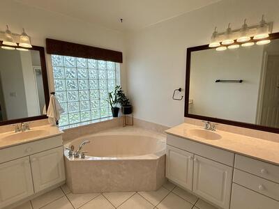 1043 SW Pigeon Plum Way, Palm City, FL 34990