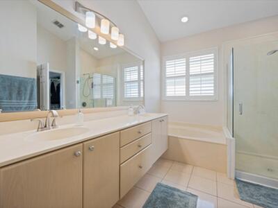 122 NW Swann Mill Circle, Port Saint Lucie, FL 34986