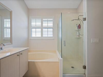 122 NW Swann Mill Circle, Port Saint Lucie, FL 34986