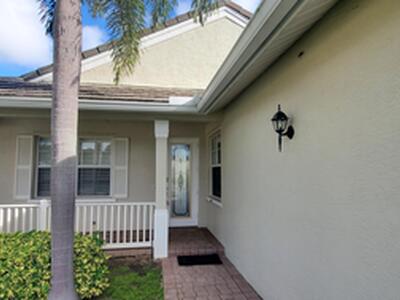 122 NW Swann Mill Circle, Port Saint Lucie, FL 34986