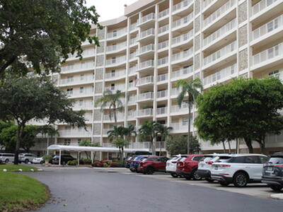 3507 Oaks Way, Pompano Beach, FL 33069