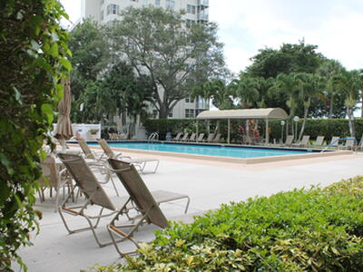 3507 Oaks Way, Pompano Beach, FL 33069