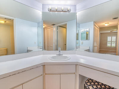 950 S Kanner Hwy, Stuart, FL 34994