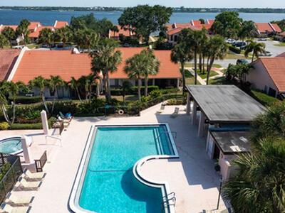 3303 SE Sandpiper Circle, Port Saint Lucie, FL 34952