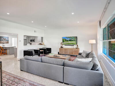 221 N Swinton Avenue, Delray Beach, FL 33444