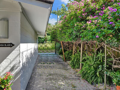 221 N Swinton Avenue, Delray Beach, FL 33444