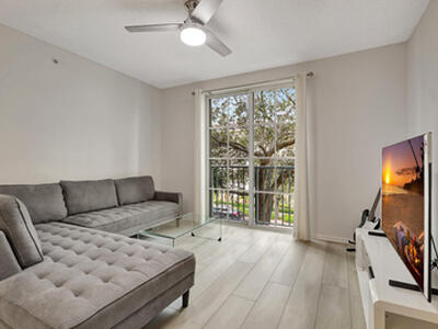 630 S Sapodilla Avenue