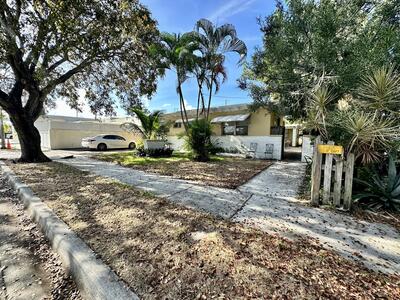 527 48th Street, West Palm Beach, FL 33407