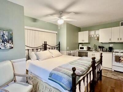 11863 Wimbledon Circle, Wellington, FL 33414