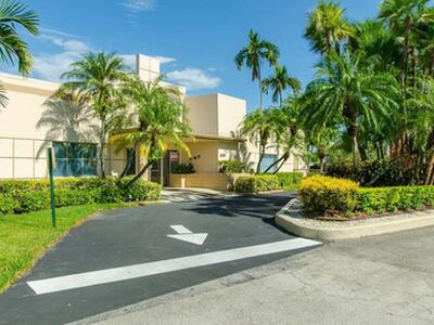 9215 Flynn Circle, Boca Raton, FL 33496