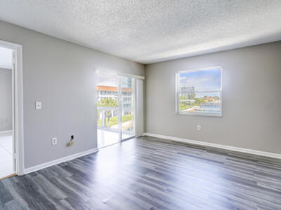 410 Wilma 303 Circle, Riviera Beach, FL 33404