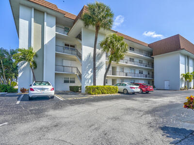 410 Wilma 303 Circle, Riviera Beach, FL 33404