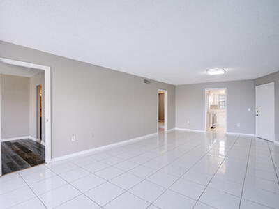 410 Wilma 303 Circle, Riviera Beach, FL 33404