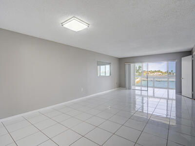 410 Wilma 303 Circle, Riviera Beach, FL 33404