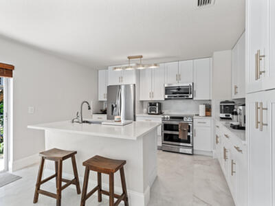 6805 NW 75th Court, Parkland, FL 33067