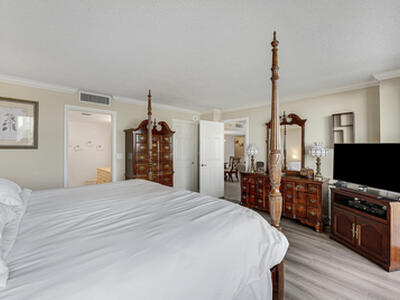 4200 N Ocean Drive, Singer Island, FL 33404