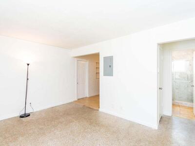 4230 NE 1st Terrace, Oakland Park, FL 33334