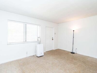 4230 NE 1st Terrace, Oakland Park, FL 33334