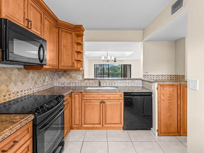 210 Captains Walk, Delray Beach, FL 33483