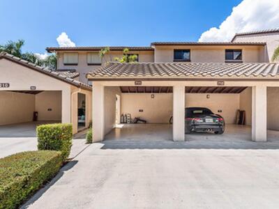 210 Captains Walk, Delray Beach, FL 33483