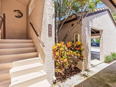 210 Captains Walk, Delray Beach, FL 33483