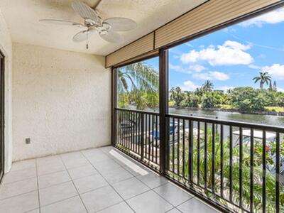 210 Captains Walk, Delray Beach, FL 33483