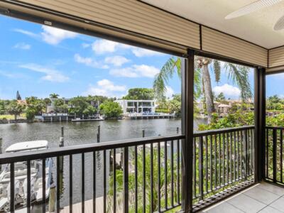 210 Captains Walk, Delray Beach, FL 33483