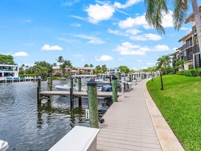 210 Captains Walk, Delray Beach, FL 33483