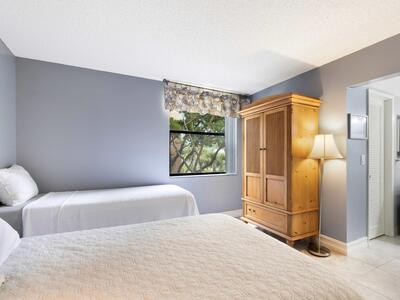 500 Egret Circle, Delray Beach, FL 33444