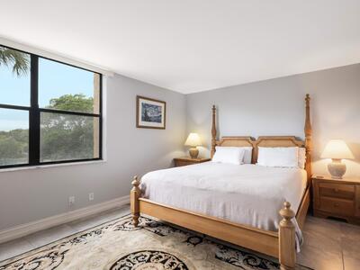 500 Egret Circle, Delray Beach, FL 33444