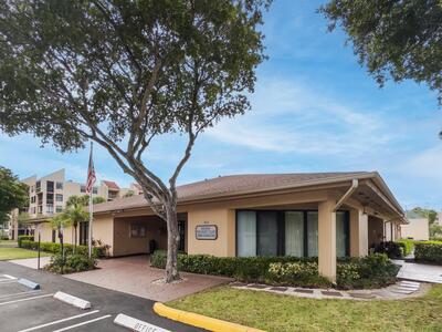 500 Egret Circle, Delray Beach, FL 33444