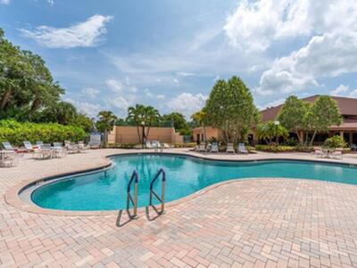 500 Egret Circle, Delray Beach, FL 33444