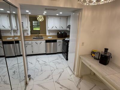 8 Willowbrook Lane, Delray Beach, FL 33446