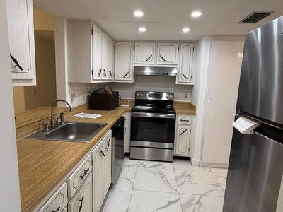 8 Willowbrook Lane, Delray Beach, FL 33446