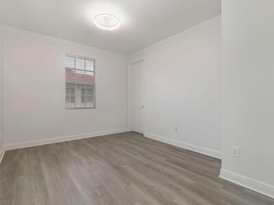 2502 N Dixie Highway, Lake Worth Beach, FL 33460