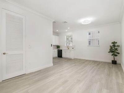 2502 N Dixie Highway, Lake Worth Beach, FL 33460