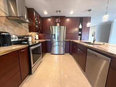 3250 Lakeview Boulevard, Delray Beach, FL 33445