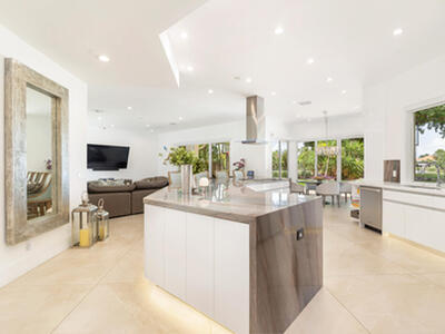 1504 Breakers West Boulevard, West Palm Beach, FL 33411