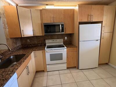 2925 SW 22nd Avenue, Delray Beach, FL 33445