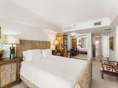 1900 Consulate Place, West Palm Beach, FL 33401